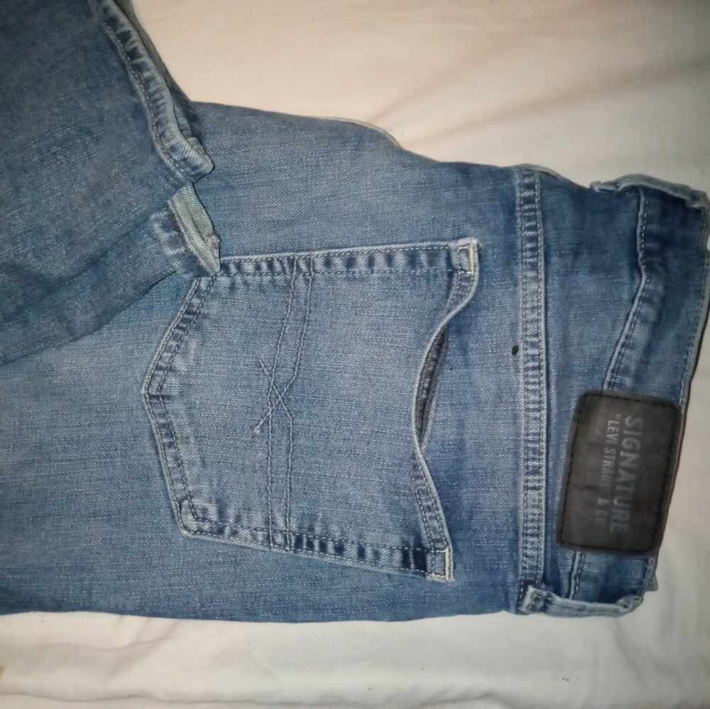 Signature Levi Jeans